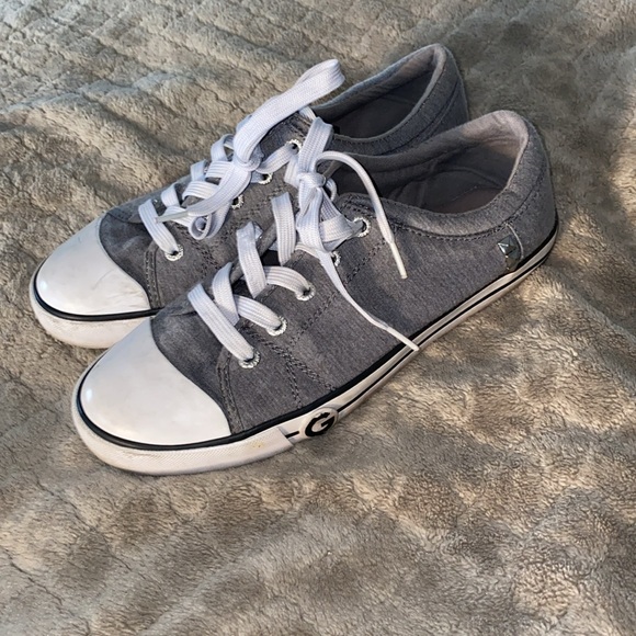 Guess Shoes - Picture 4 of 8